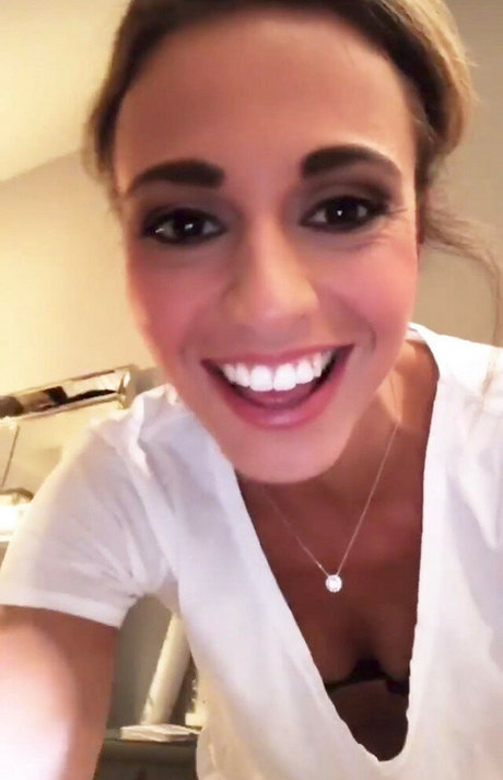 Naakte gelekte OnlyFans-foto van Cheryl Scott