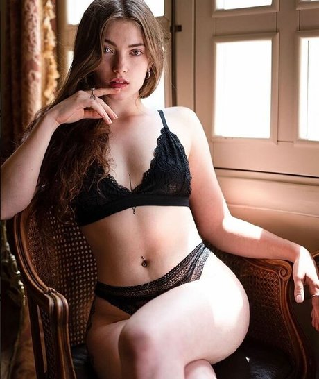 Naakte gelekte OnlyFans-foto van Eva Malitsky