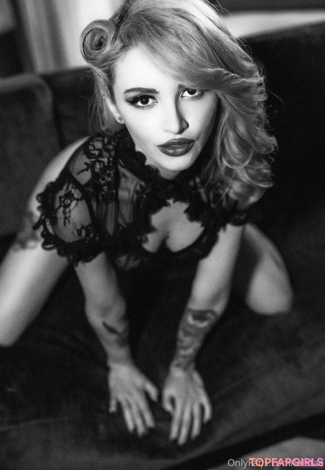 Naakte gelekte OnlyFans-foto van Lola Fae #1134