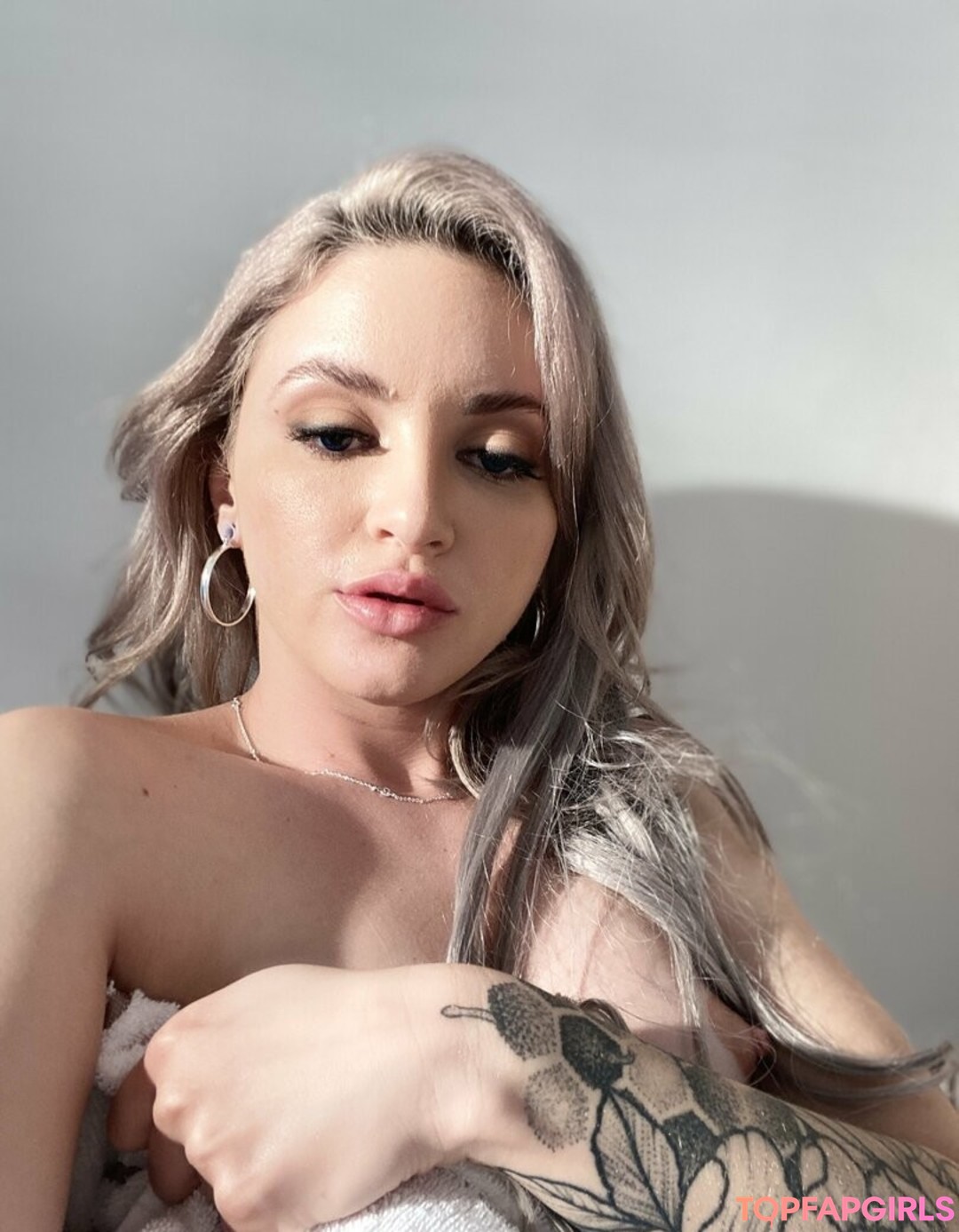 Naakte gelekte OnlyFans-foto van Lola Fae #1269