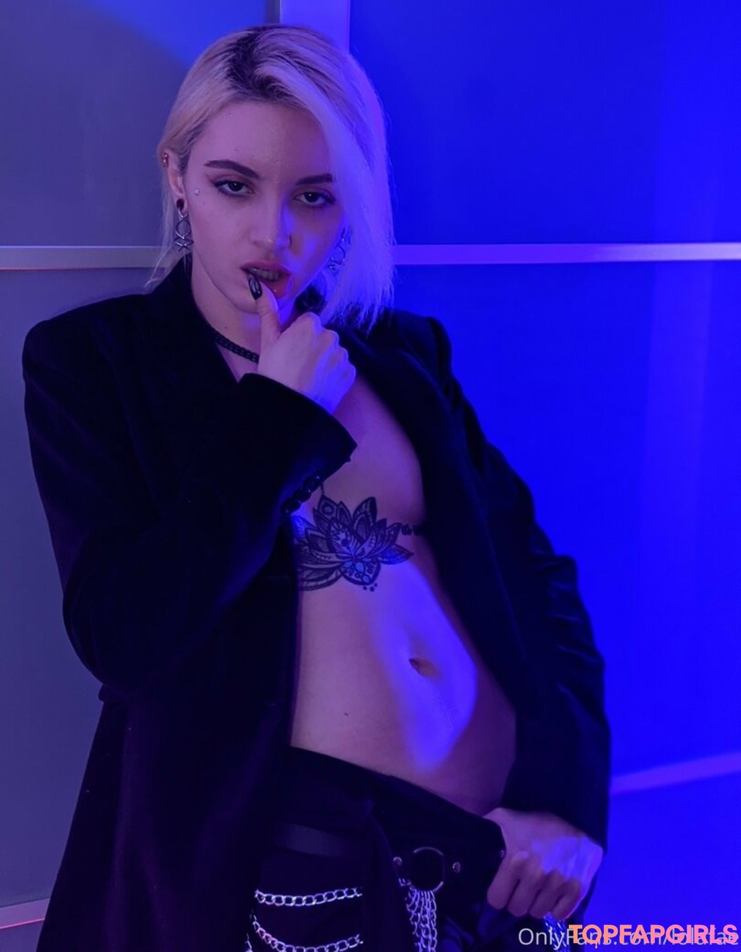 Naakte gelekte OnlyFans-foto van Lola Fae #1480