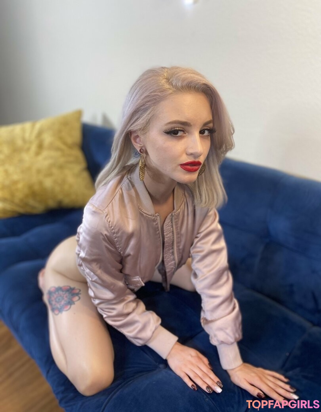 Naakte gelekte OnlyFans-foto van Lola Fae #1583