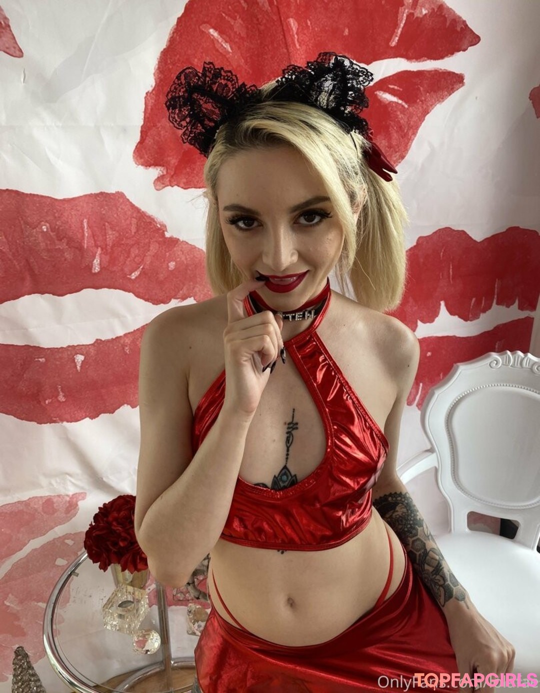 Naakte gelekte OnlyFans-foto van Lola Fae #1591