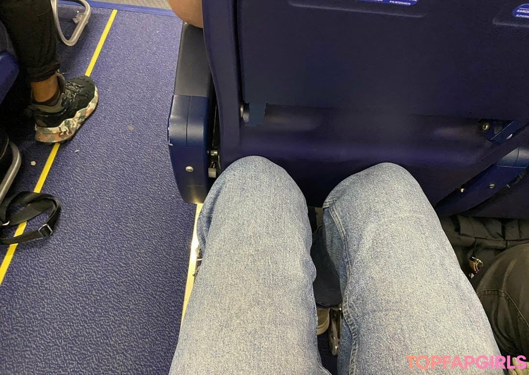 Naakte gelekte OnlyFans-foto van Goddessgigantic #80 Naakte gelekte OnlyFans-foto van Goddessgigantic #80