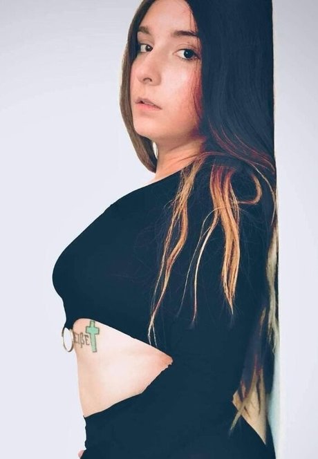 Naakte gelekte OnlyFans-foto van Destiny Wachter
