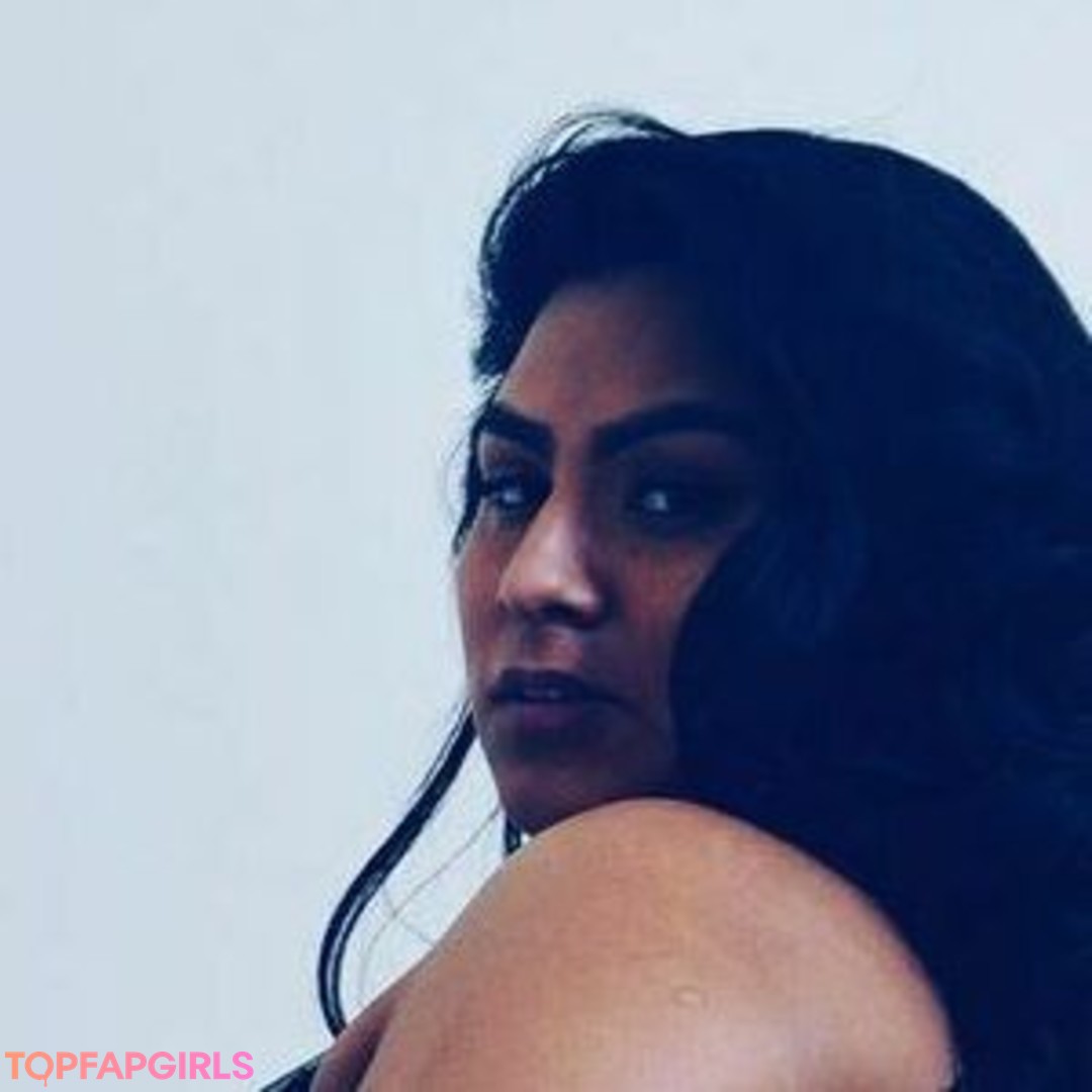 Naakte gelekte OnlyFans-foto van Angelabrinx #11 Naakte gelekte OnlyFans-foto van Angelabrinx #11