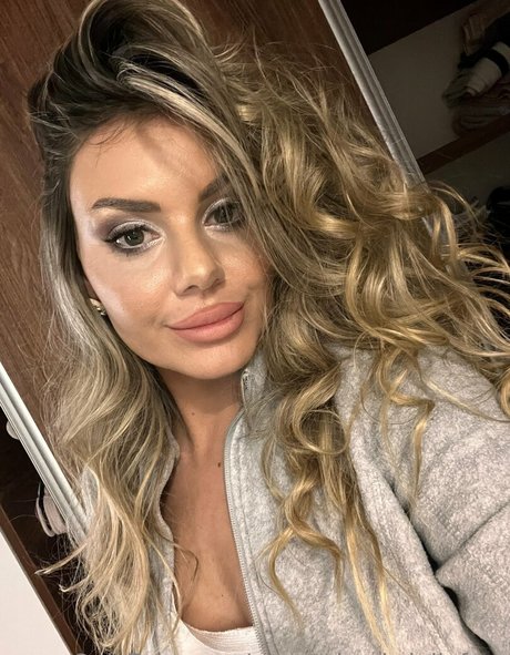 Naakte gelekte OnlyFans-foto van Sweetcheeksjuliefree