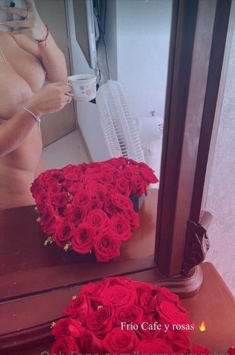 Naakte gelekte OnlyFans-foto van Karmen Mestre