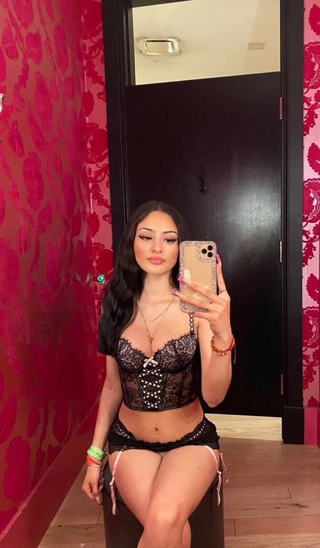 Naakte gelekte OnlyFans-foto van Katiiebaeb