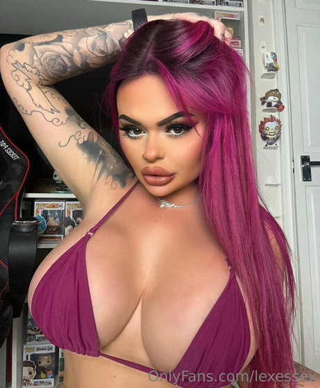 Naakte gelekte OnlyFans-foto van Lexessex