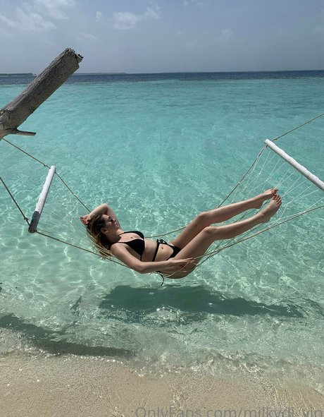 Naakte gelekte OnlyFans-foto van Milkydivip