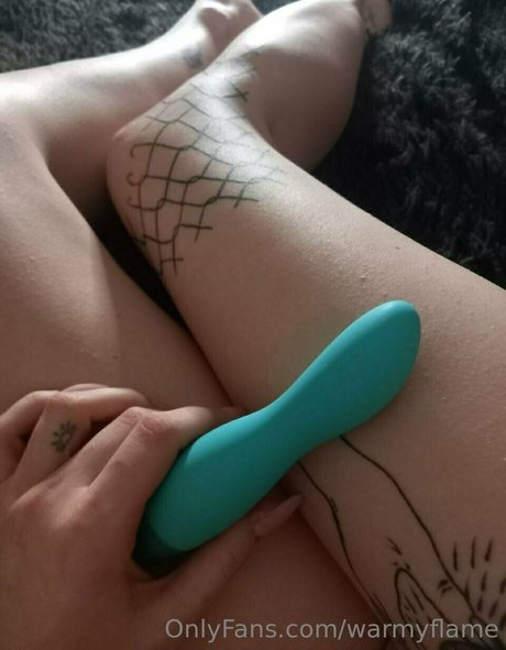 Naakte gelekte OnlyFans-foto van Warmyflame