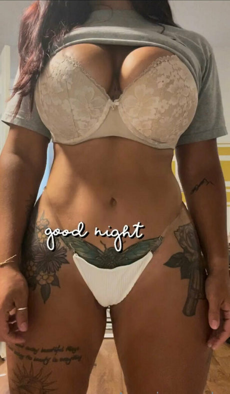 Naakte gelekte OnlyFans-foto van Thecakequeen00