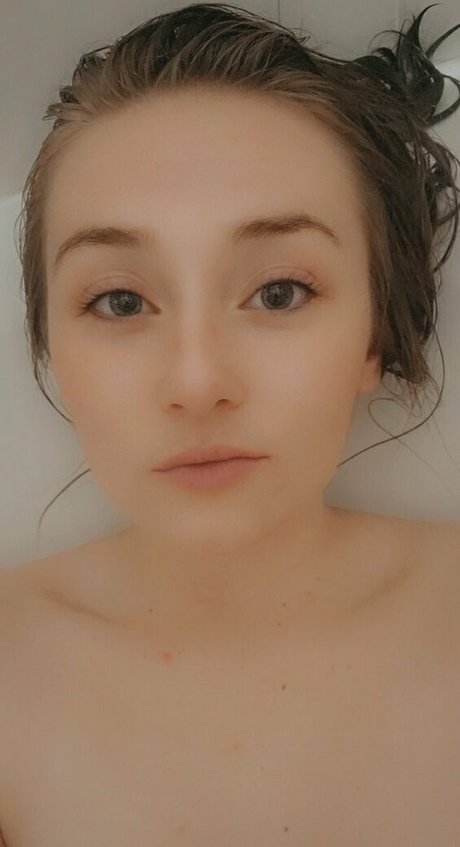 Naakte gelekte OnlyFans-foto van Liittleladyfree