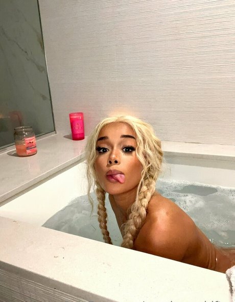 Naakte gelekte OnlyFans-foto van Xxxshapeshifter