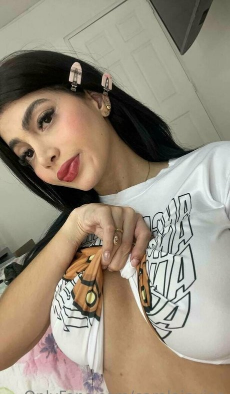 Naakte gelekte OnlyFans-foto van Carolainvina