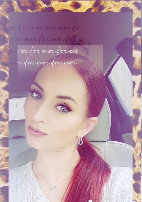Naakte gelekte OnlyFans-foto van Sasha