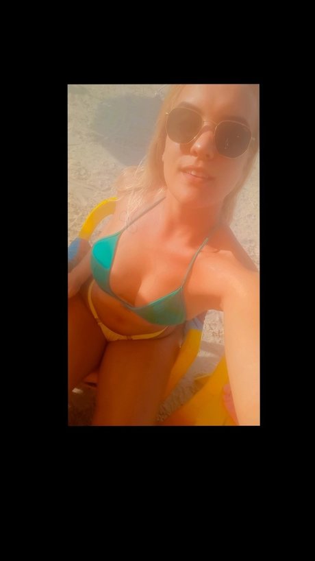 Naakte gelekte OnlyFans-foto van Sara