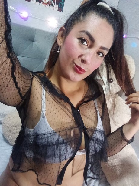 Naakte gelekte OnlyFans-foto van Sara