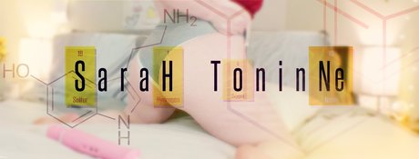 Naakte gelekte OnlyFans-foto van Sarah Toninne
