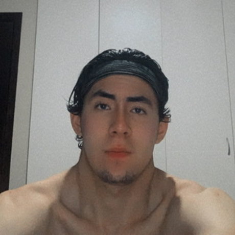 Naakte gelekte OnlyFans-foto van Santiago Aguilar