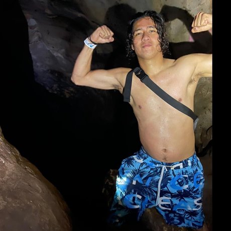 Naakte gelekte OnlyFans-foto van Shay Snchez Castillo