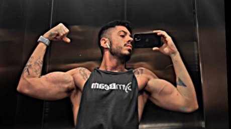 Naakte gelekte OnlyFans-foto van Samuel