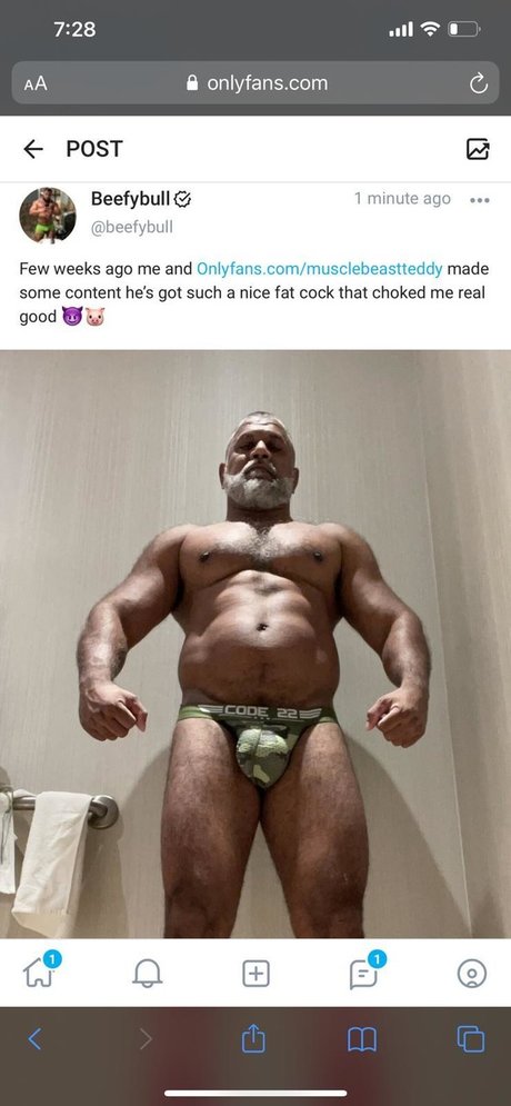 Naakte gelekte OnlyFans-foto van Samsonsteed