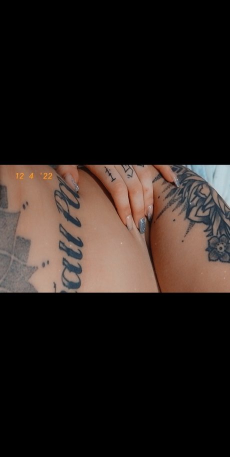 Naakte gelekte OnlyFans-foto van Samsita
