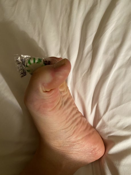 Naakte gelekte OnlyFans-foto van Sara Sue
