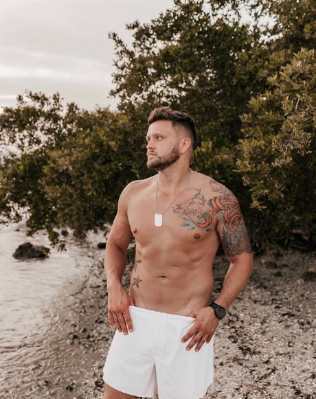 Guynextdoor