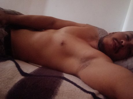 Naakte gelekte OnlyFans-foto van Samuel Alcal