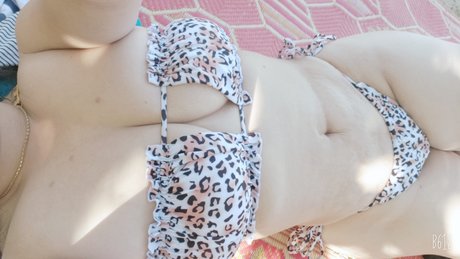 Naakte gelekte OnlyFans-foto van Sapphire