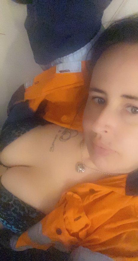 Naakte gelekte OnlyFans-foto van Sairbear