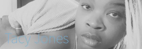 Naakte gelekte OnlyFans-foto van Tacy Jones