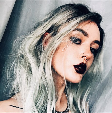 Naakte gelekte OnlyFans-foto van Xknifeplay