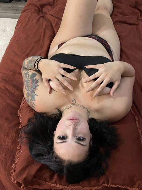Naakte gelekte OnlyFans-foto van Nirel