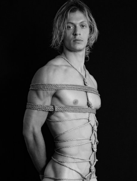 Naakte gelekte OnlyFans-foto van Romain