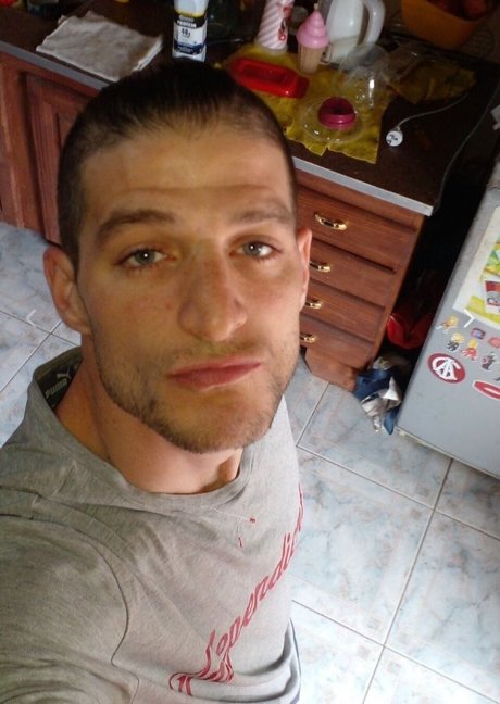 Naakte gelekte OnlyFans-foto van Lucca