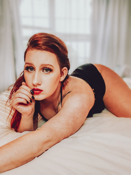 Naakte gelekte OnlyFans-foto van Scarlett Rae