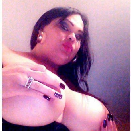 Naakte gelekte OnlyFans-foto van Scarlet0784