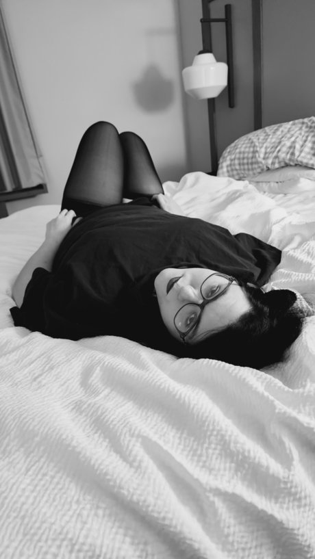 Naakte gelekte OnlyFans-foto van Savy