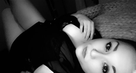Naakte gelekte OnlyFans-foto van Zoe