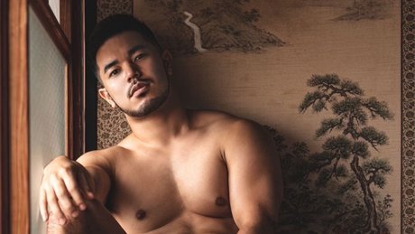 Naakte gelekte OnlyFans-foto van Satoshi