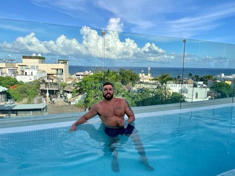Naakte gelekte OnlyFans-foto van Vico Montana