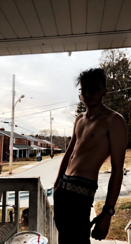Naakte gelekte OnlyFans-foto van Jake