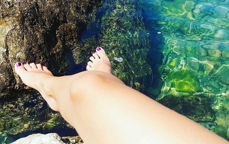 Naakte gelekte OnlyFans-foto van Footlegs