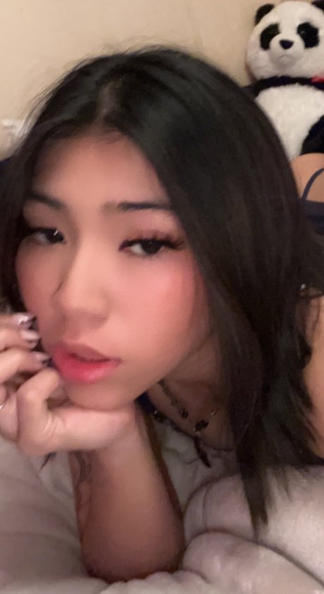 Naakte gelekte OnlyFans-foto van Lluluuu