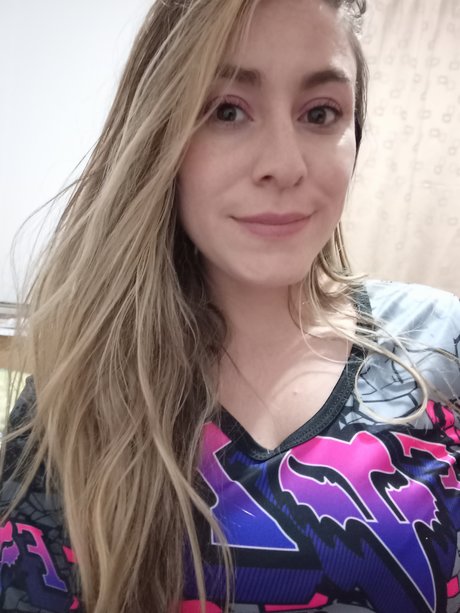 Naakte gelekte OnlyFans-foto van Jessy