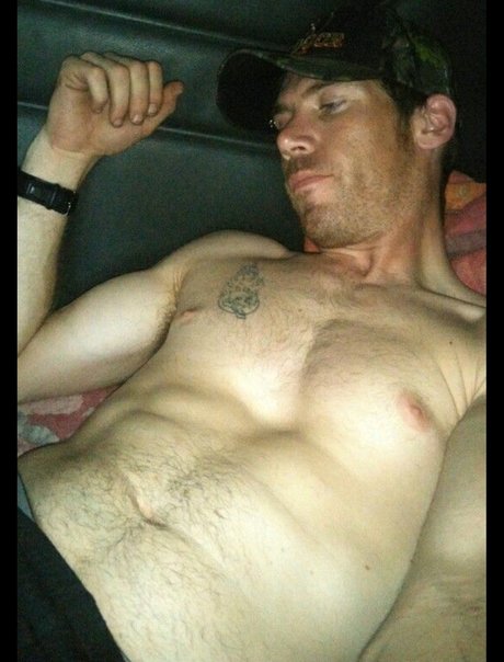 Naakte gelekte OnlyFans-foto van Joshley